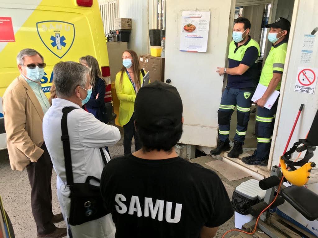 TVCONTIVISION's tweet photo. #CVahora… en el #diadeltens el Director del @SSMaule llegó hasta la #Base5 #SAMU #Constitución para dialogar y saludar a los funcionarios que se mantienen de turno durante esta jornada. https://t.co/gl75qgo0ML