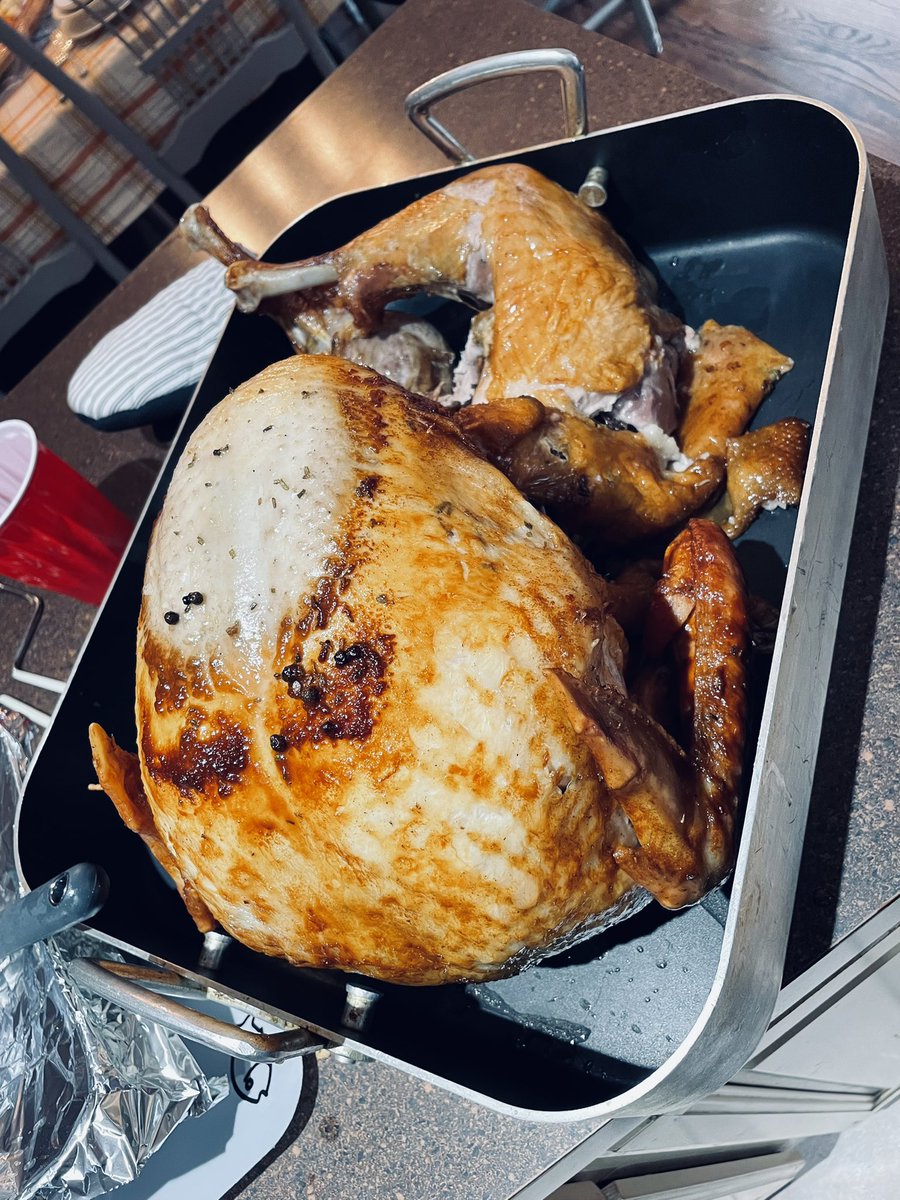 AmbrosiniJoey's tweet photo. What a beautiful entree…
#HappyThanksgiving #GobbleGobble #Turkey #TurkeyLast https://t.co/QHHhG40RrV