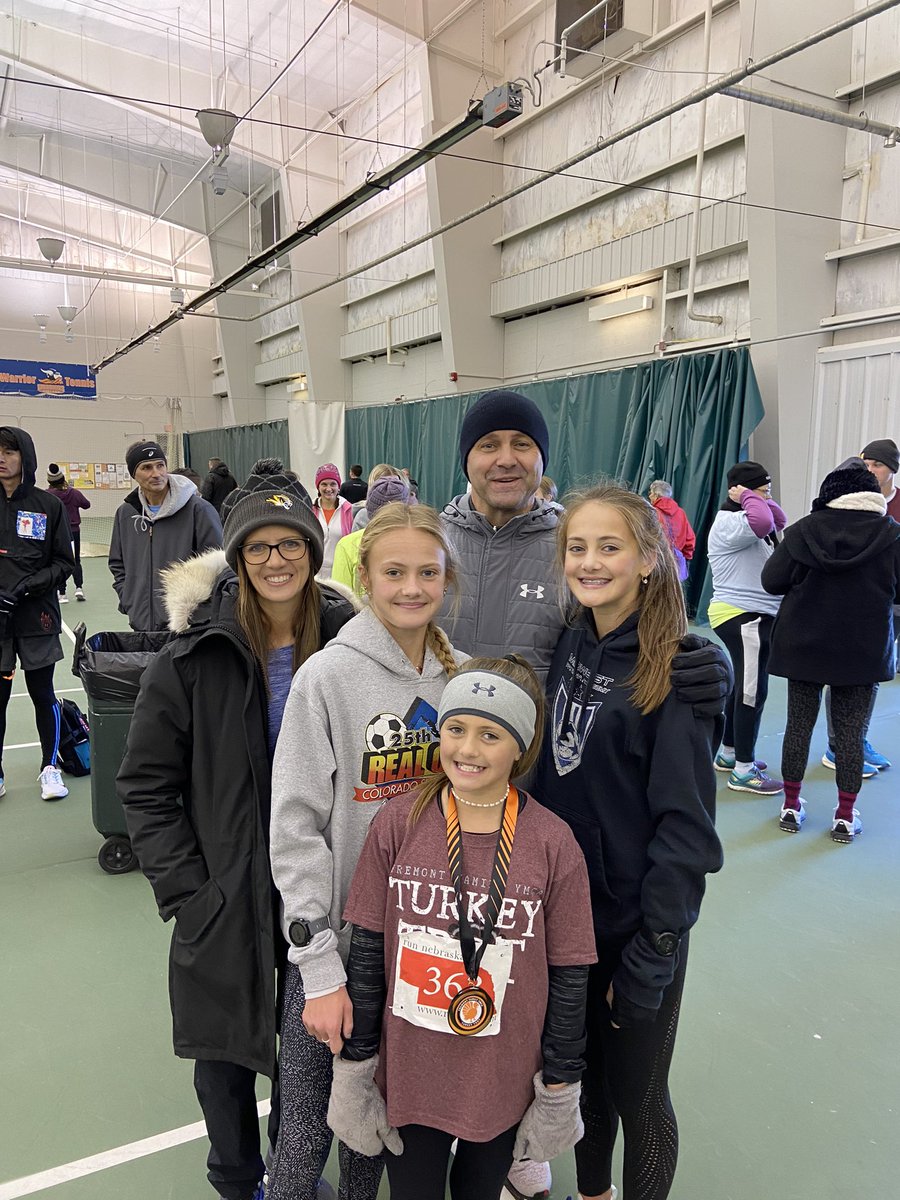 carriedahl_dahl's tweet photo. Annual Turkey Trot. Big sister’s helped Jenna pace to run a PR! Happy Thanksgiving! @brad_dahl @YMCAFremont @DahlMaris @dahl_elli https://t.co/uZ2iVqJoZm