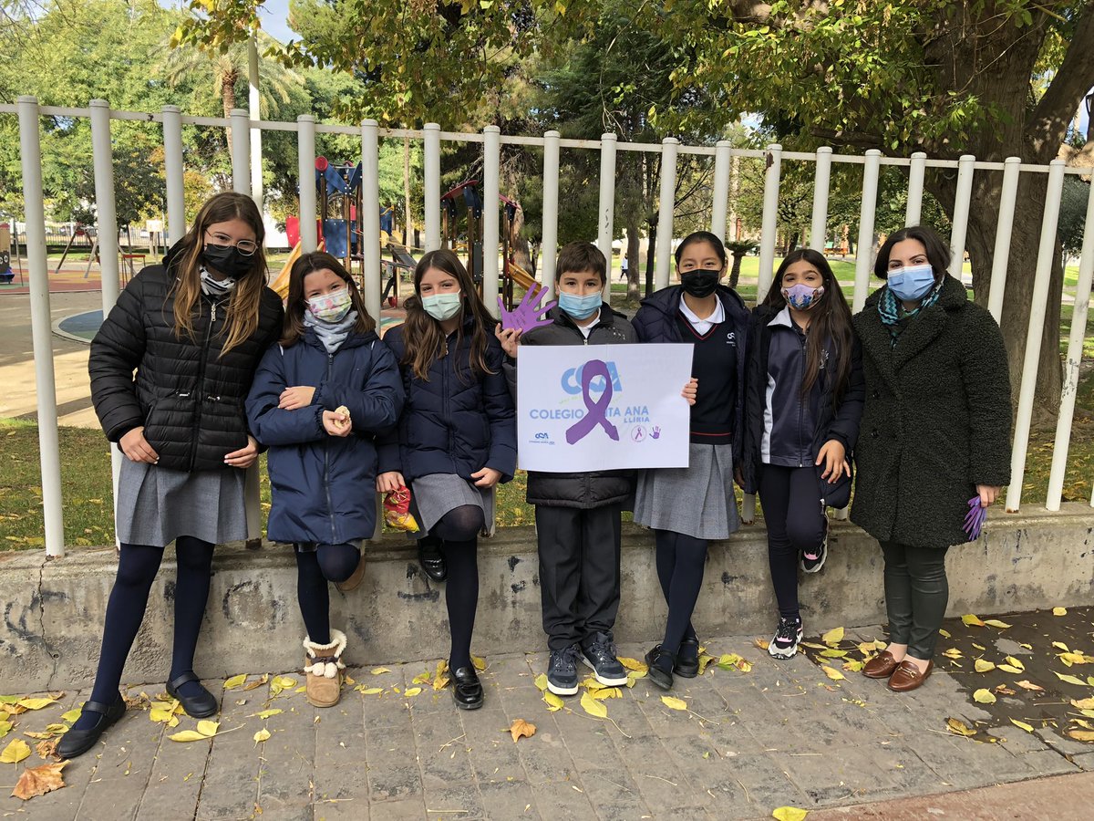 Csamisancer's tweet photo. Hui 25N 🚺 una representació de l’alumnat de 6é de Primària es suma a la marxa-concentració pel Dia Internacional contra la violència de Gènere. SOM IGUALTAT @csamerce https://t.co/x3RijdWofX