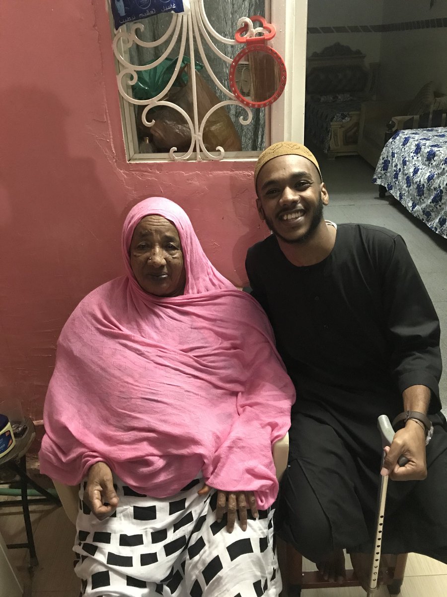 saeedSud's tweet photo. في ليلة الجمعة وليلة جمعتنا في بيتك ربنا يرحمك ياغالية ♥️
حبوبه ياحليل طلتك ،ماشفتي كيف بكت البلد
ياحليل ونستك وقهوتك ،يادمعه في البت والولد
حبوبه في الجنه الرسول ،في الجنه حتلاقي السعد
كل مااشتهيتي هناك شي،تلقي الملايكه عليك ترد 
نطريك بالدعوات معانا يجمعنا بيك واحد. https://t.co/q2CJKhjhdj