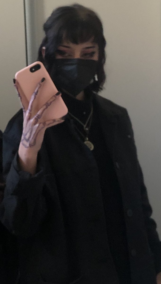 thetrickstercos's tweet photo. cut myself bangs lol https://t.co/HwtDg6Q5Rw