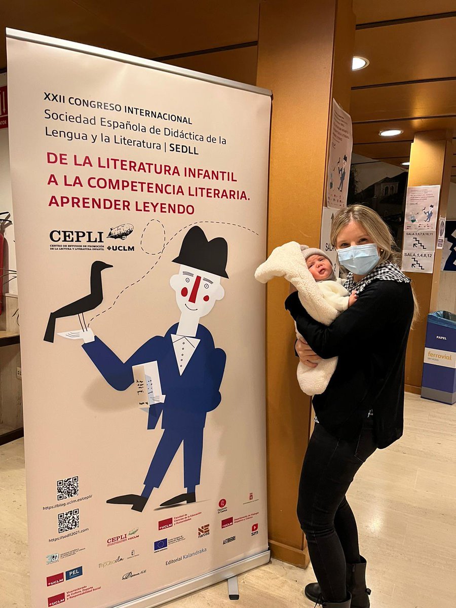Brilliant teacher, excellent researcher and outstanding mom!! <a href="/MarinaFerriReig/">Marina Ferri</a> #PhD #sedll2021 <a href="/SEDLL/">SIDLL</a> Lit(T)erart Research Group