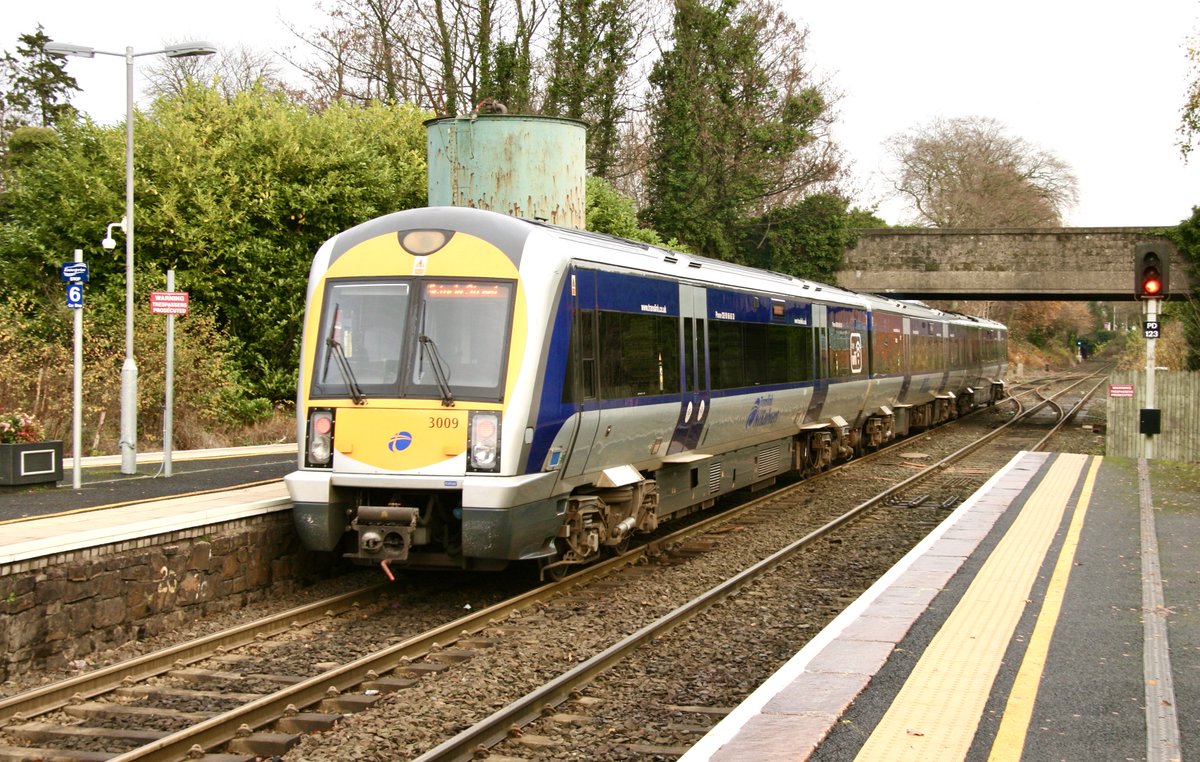 MColes_Railways's tweet photo. Random Railway Picture Day 329
Translink 3000 Class, 3009, departs Lisburn on 24th November 2014, heading towards Belfast.
#trains #railways #300Class #Translink #DMU #NIR #traintwitter https://t.co/w1RBmUXYJl