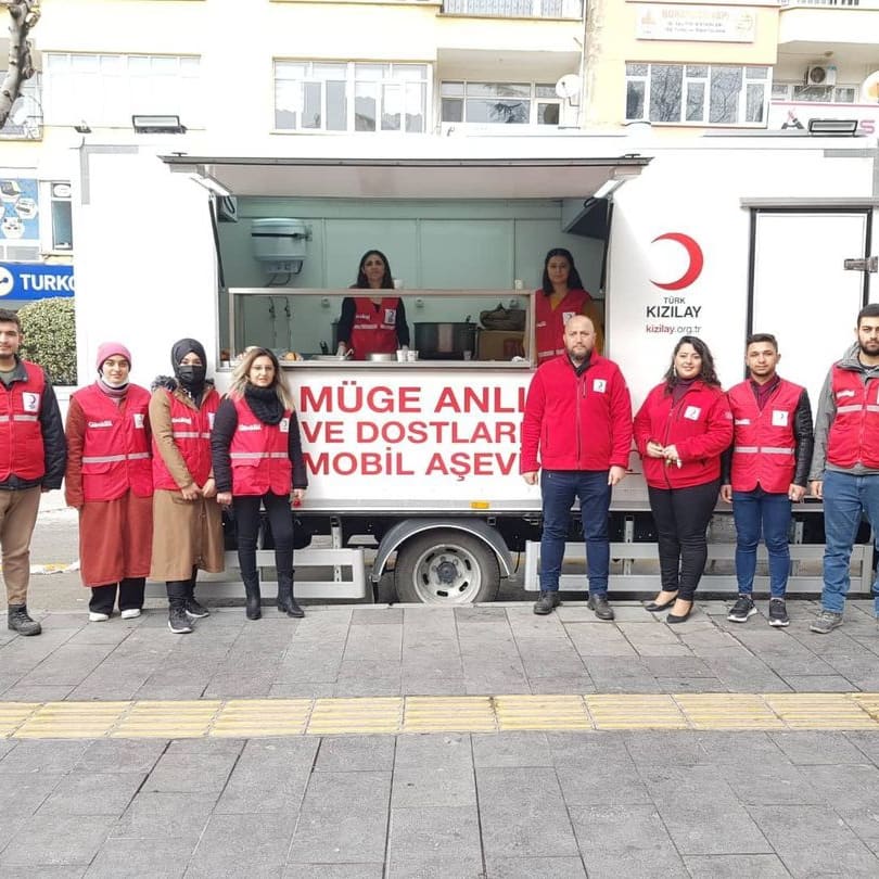 25 Kasım Kadına Yönelik Şiddete Karşı Uluslararası Mücadele Günü'nde şubemiz, Aile ve Sosyal Hizmetler İl Müdürlüğü, Asayiş Şube Müdürlüğü, Niğde Belediyesi, UCİM Derneği ve ŞÖNİM iş birliği ile hazırlanan farkındalık programında katılımcılar ve halkımıza çorba ikramında bulunduk
