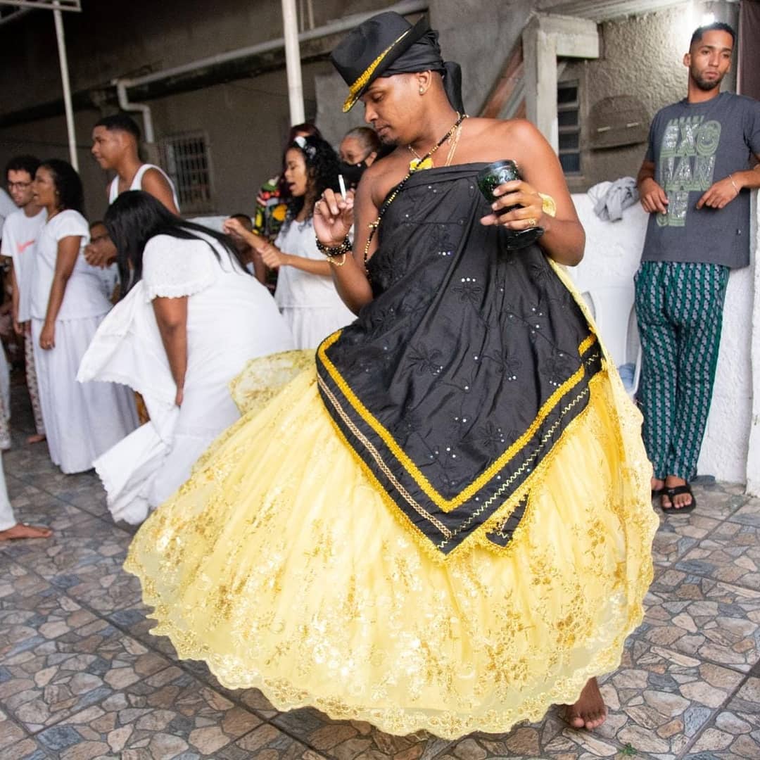 MundoDoAxe's tweet photo. Do buraco onde eu vim,as mulheres me odeia
Do buraco onde eu vim,os homems me deseja
Fui menina,ja fui moça,hoje sou mulher
Sou maria farrapo a dona do cabaré 💃🏽🌹🔥

Médium: @marquinhosc10 
@AseAlafin https://t.co/OeTSfkT7Ck