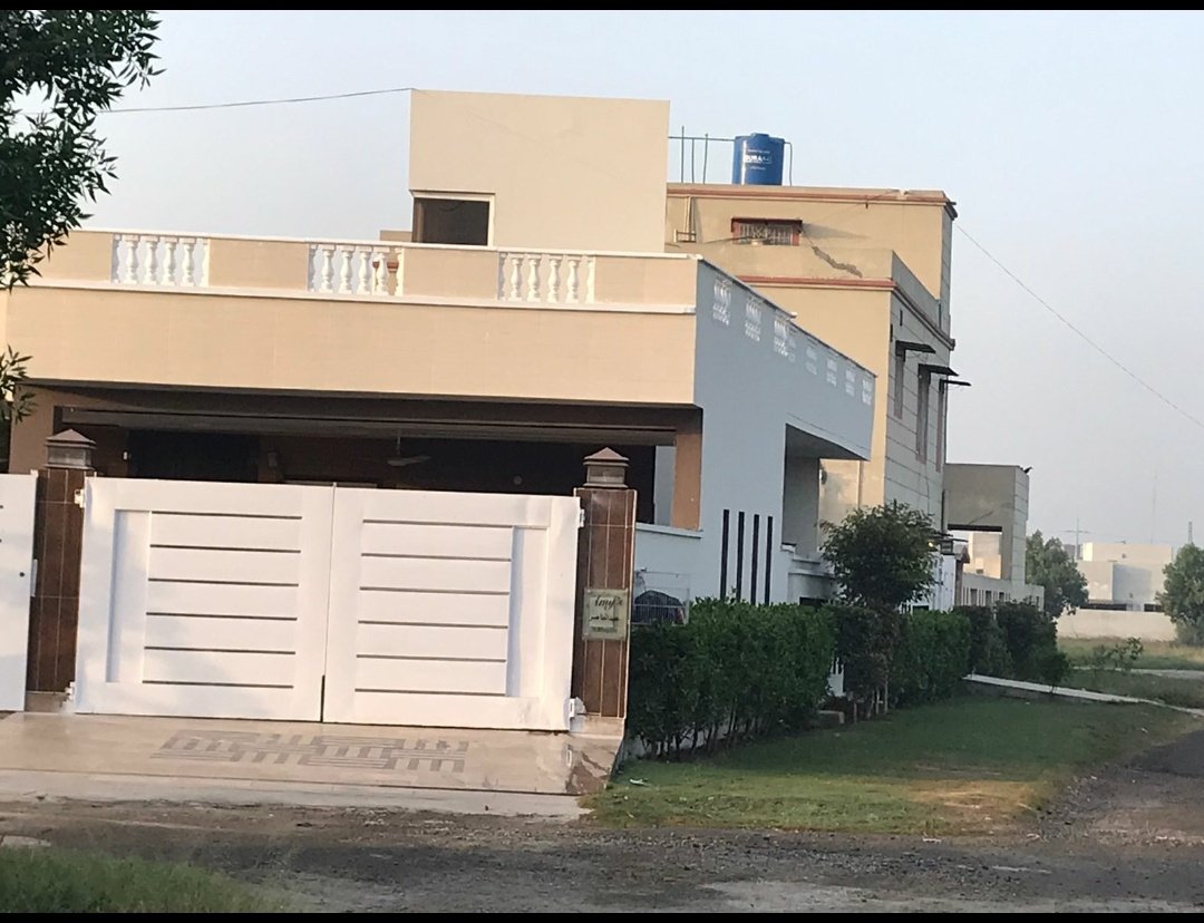 ExpertLahore's tweet photo. Chinaar Bagh Lahore "Khyber Block"
One knal single story Levi's h house for sale,
3Bed + 4 Bath "Corner Plot"
3 years old construction situated on 80 feet Road
Demand= 2,1500,000/=
Contact #03005005002 https://t.co/m6MCm31qg3