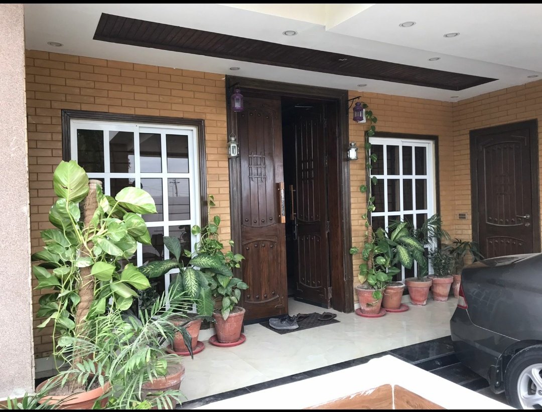 ExpertLahore's tweet photo. Chinaar Bagh Lahore "Khyber Block"
One knal single story Levi's h house for sale,
3Bed + 4 Bath "Corner Plot"
3 years old construction situated on 80 feet Road
Demand= 2,1500,000/=
Contact #03005005002 https://t.co/m6MCm31qg3