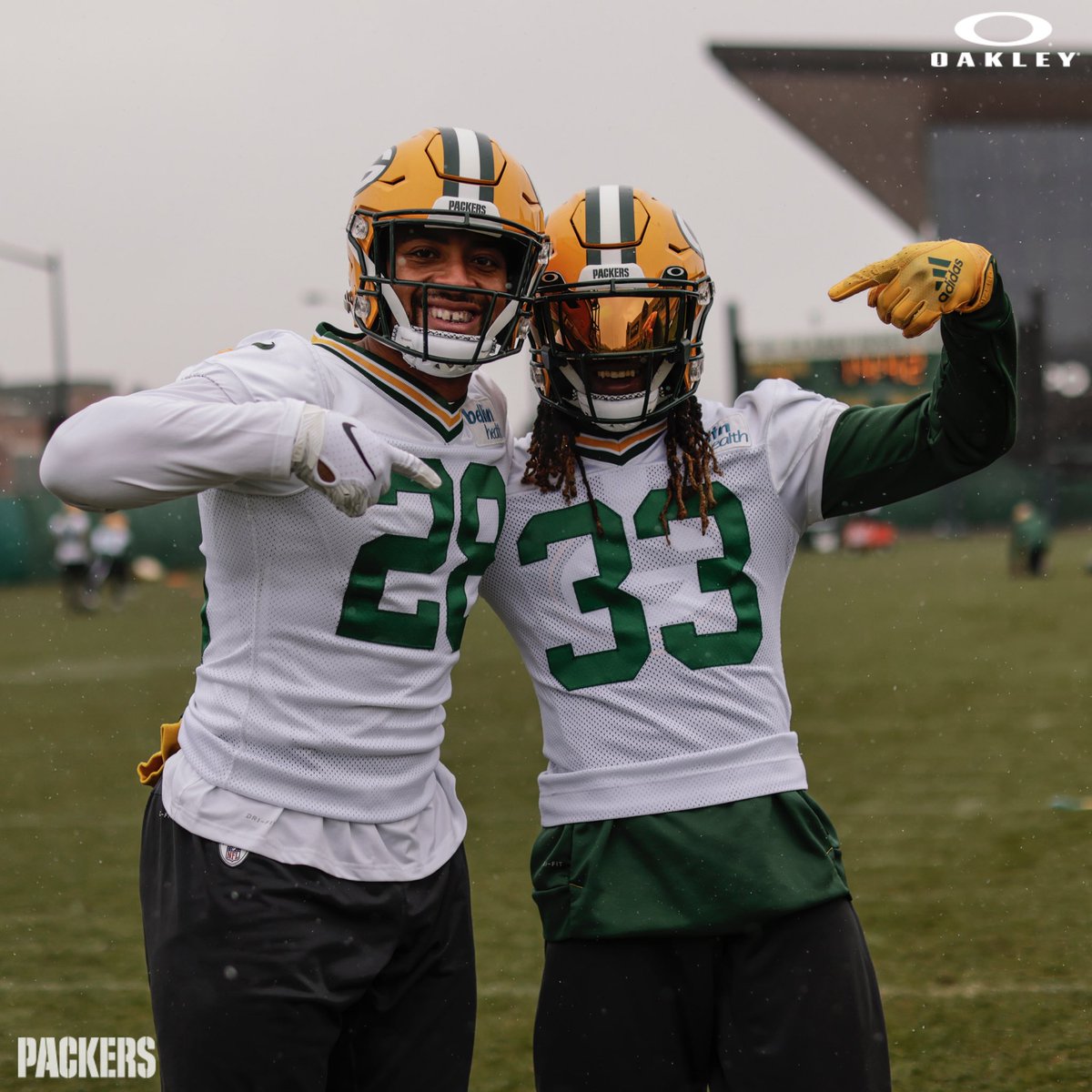 When you see your favorite relative at #Thanksgiving @ajdillon7 x @Showtyme_33 #BeWhoYouAre | #GoPackGo