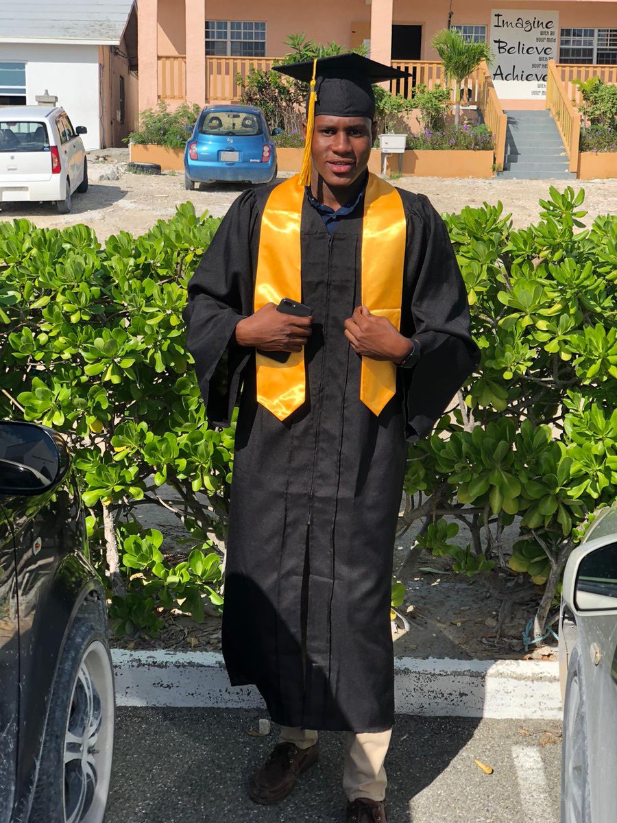 leykes1's tweet photo. Associates degree secured 💻👨‍🎓 https://t.co/rJ1LNqpK4P