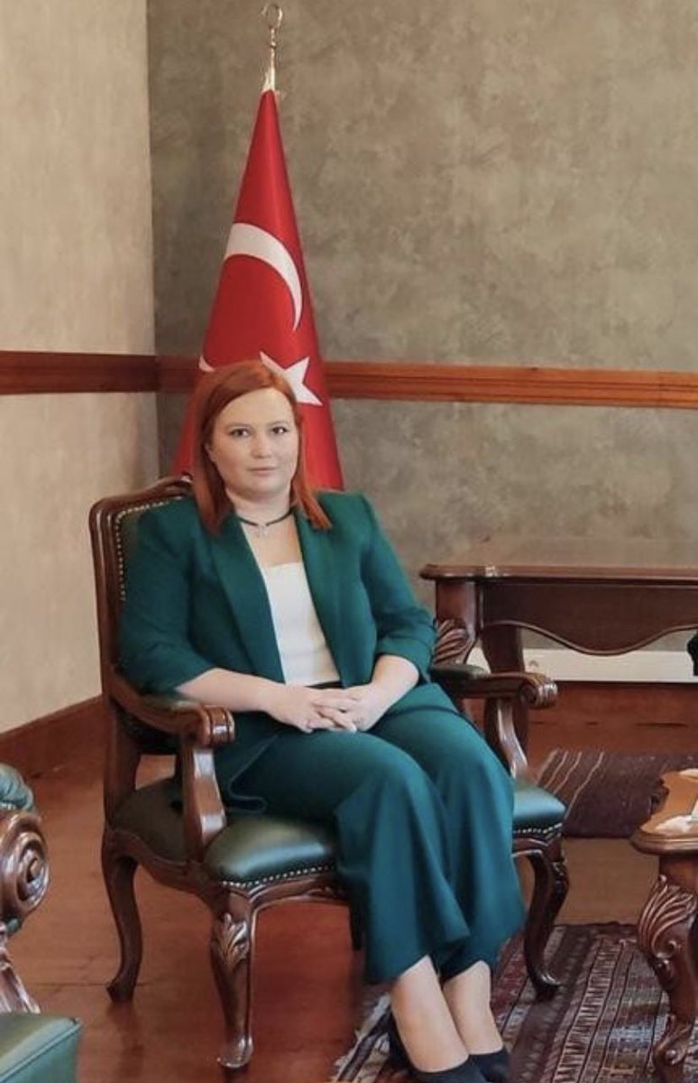 Bir kadın savcı çıkar ve kadın düşmanlarının dünyasını yıkar!

#FatmagülYörük : 
“Sokaklar, metrolar, duraklar korku değil güven dolu olmalıdır. 

Küfür şiddettir. Bu saldırı tüm kadınların özgürce yaşama, sokakta bulunma ve hayatlarına devam etme haklarına saldırıdır.”