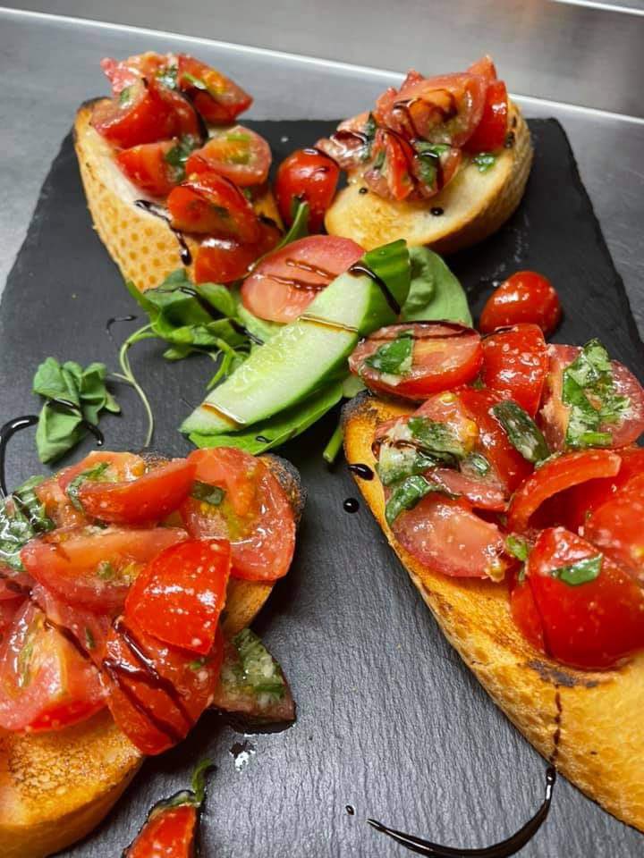 Fresh Italian cooked food to order is now open in #balsallcommon! We are open for amazing Italian food and on a Sunday, we have Sunday roasts on offer! Book now on 07557472285 or 01676248143 #Italia #support #Christmas #covhour #community