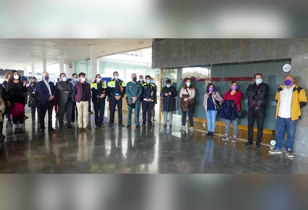 pscsalou's tweet photo. 📸 Recull de fotografies de l'acte institucional d'aquest matí de lectura del manifest pel Dia Internacional de l’Eliminació de la Violència envers les Dones #25N, amb la participació de la regidora d'Igualtat @EBaezaSalou.

#PSC_Salou #Salou #25N https://t.co/zewKrl8paJ