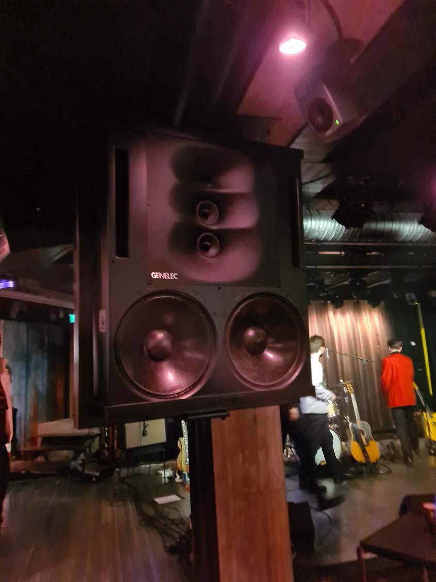 rockaholic67's tweet photo. Ylä-Savossa osataan. #glivelab #genelec #kaiuttimet #iisalmi https://t.co/riMQCNaq8M