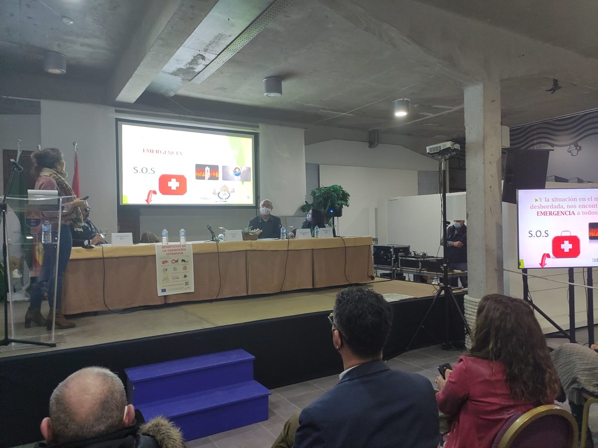 cadecadiz's tweet photo. Esta tarde @aemprende ha participado participado en la "I Jornada Ruta del Retinto" situación y   perspectiva  de esta raza autóctona de ganadería extensiva en la provincia de Cádiz.Organizado por el Ayuntamiento de Barbate.#retinto #ganadería #autóctono  #emprendimientorural https://t.co/RSqGKZSFTA