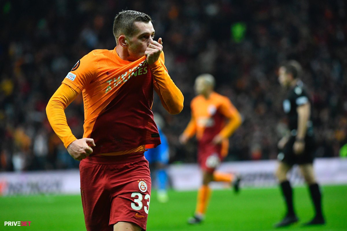 behic_vural's tweet photo. Galatasaray  Asla vazgeçmeyip ; inananların takımıdır🦁🦁🦁
Tebrikler #Avrupafatihi 🦁🦁👍👍 https://t.co/UrwWwUlTNn
