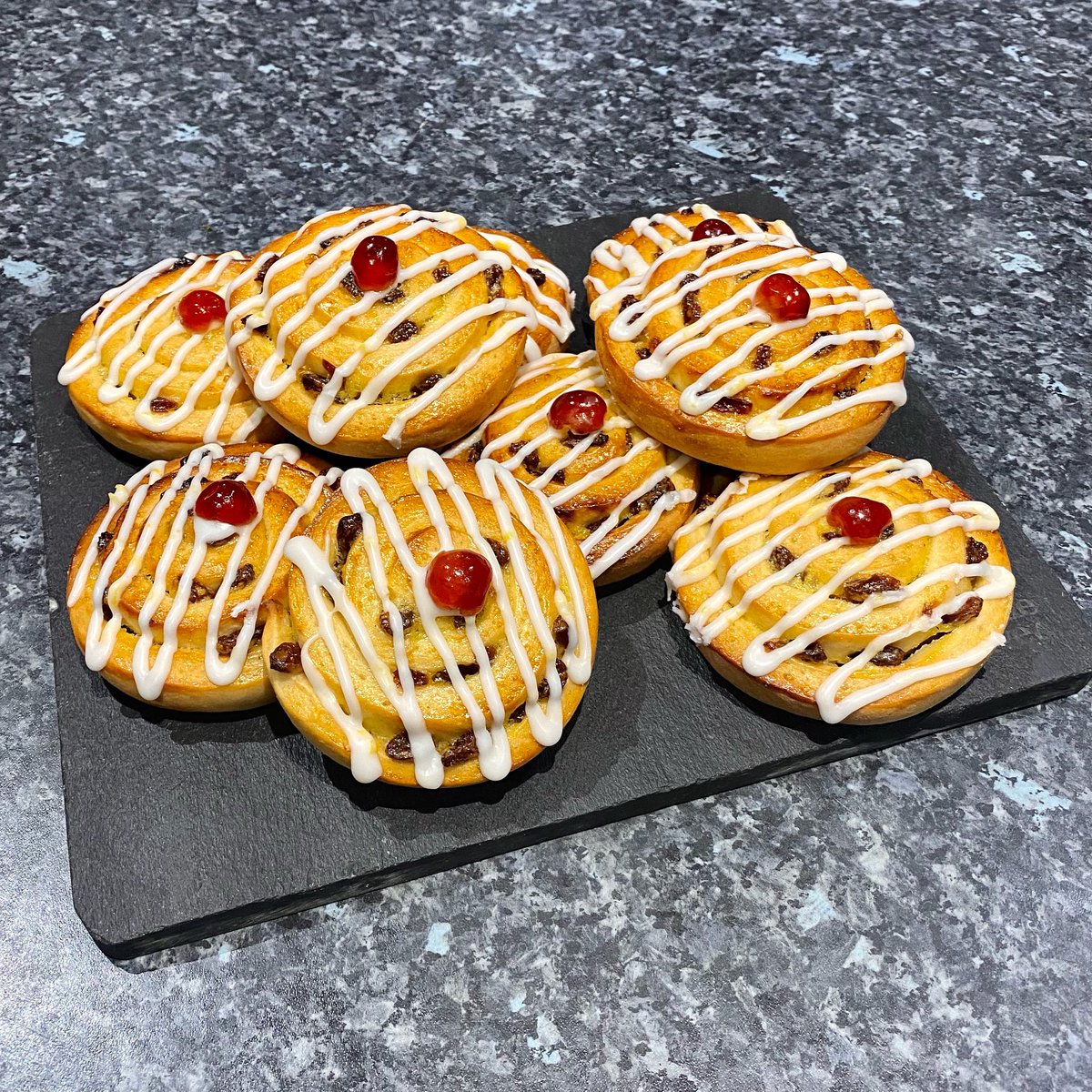 sezfreeman's tweet photo. Week 10 - Finals: Paul’s Belgian Buns ✔️ #gbbo #gbbotechnicalchallenge #GBBOFinal https://t.co/rN28VGdeBu