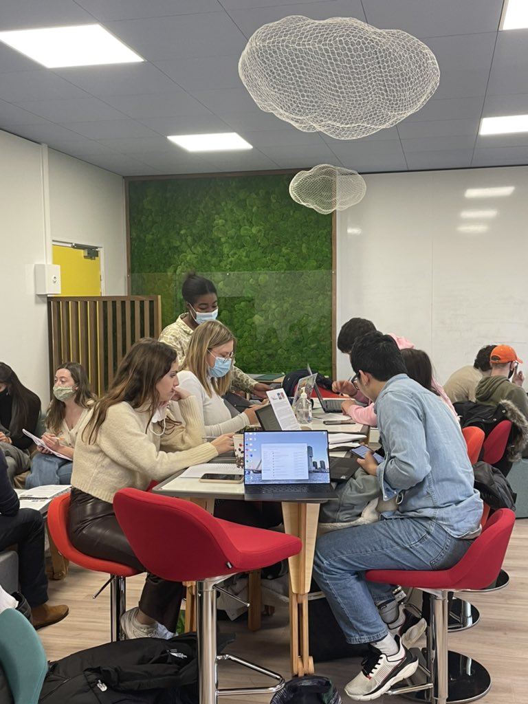 HaouetImene's tweet photo. Séminaire en #ControleDeGestion &amp; #ManagementDesRisques avec les étudiants Cesem Spé #Audit @NEOMAbs
Des travaux en groupes sous les signes de l’#entraide et de l’#intelligencecollective
Un vrai plaisir d’avoir animé ce cours dans la salle de #creativite de notre campus #Reims https://t.co/M2uTBSvpzx