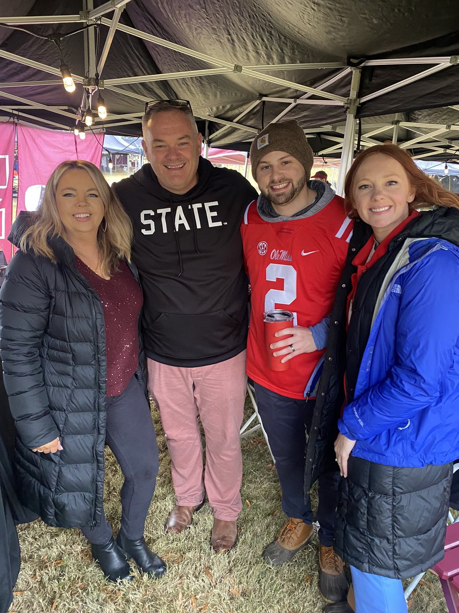 Lauren Hoffman tweet media