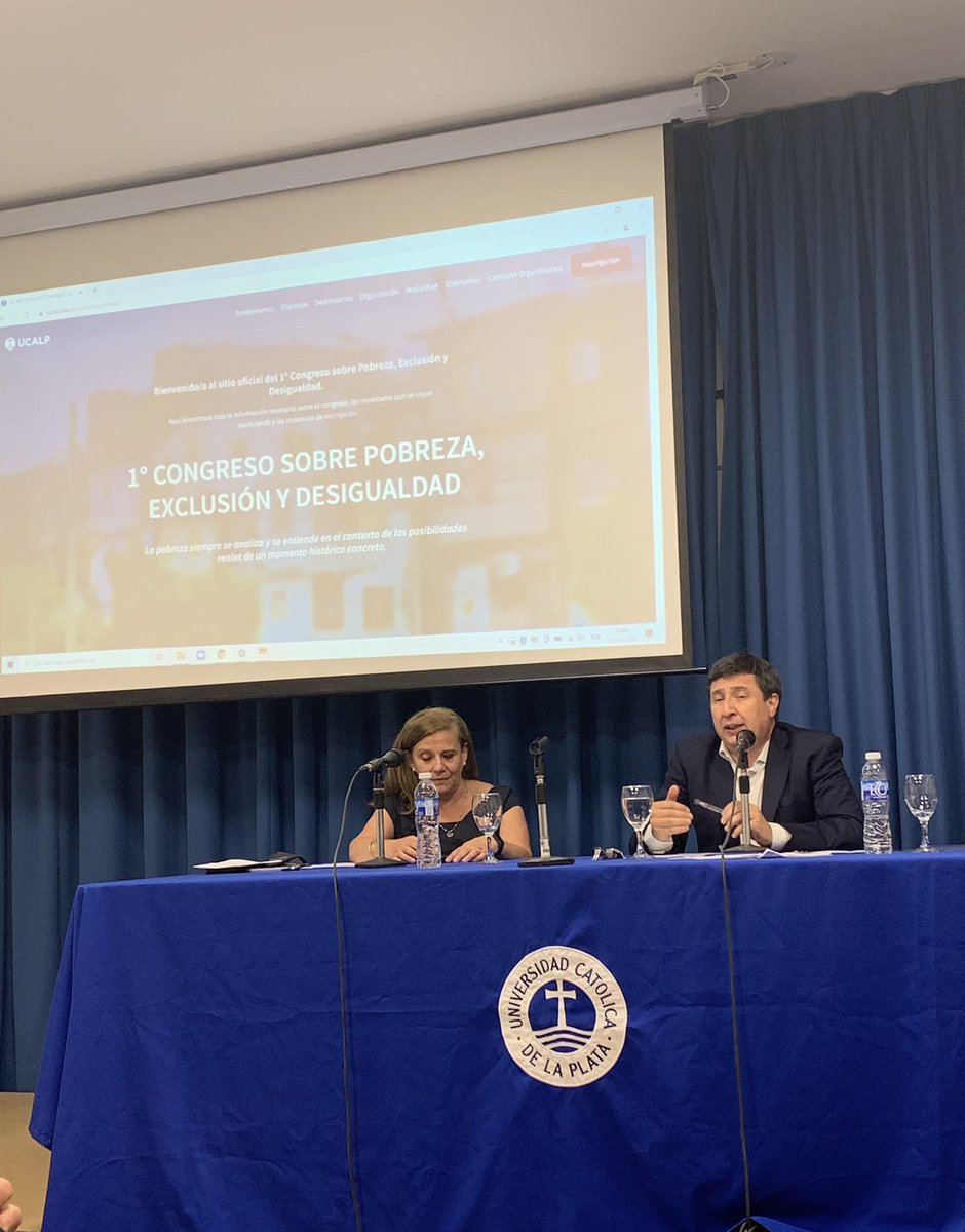 RMpolyecono's tweet photo. La dra Rita Gajate cerrando el Congreso de “Pobreza, exclusión y desigualdad”. Nuestra civilización necesita bajar un cambio, repensarse, regenerarse. Ustedes son constructores indispensables de ese cambio impostergable.” Papa Francisco felicitaciones @ucalp @Tuchofernandez https://t.co/nw9xdjyATe