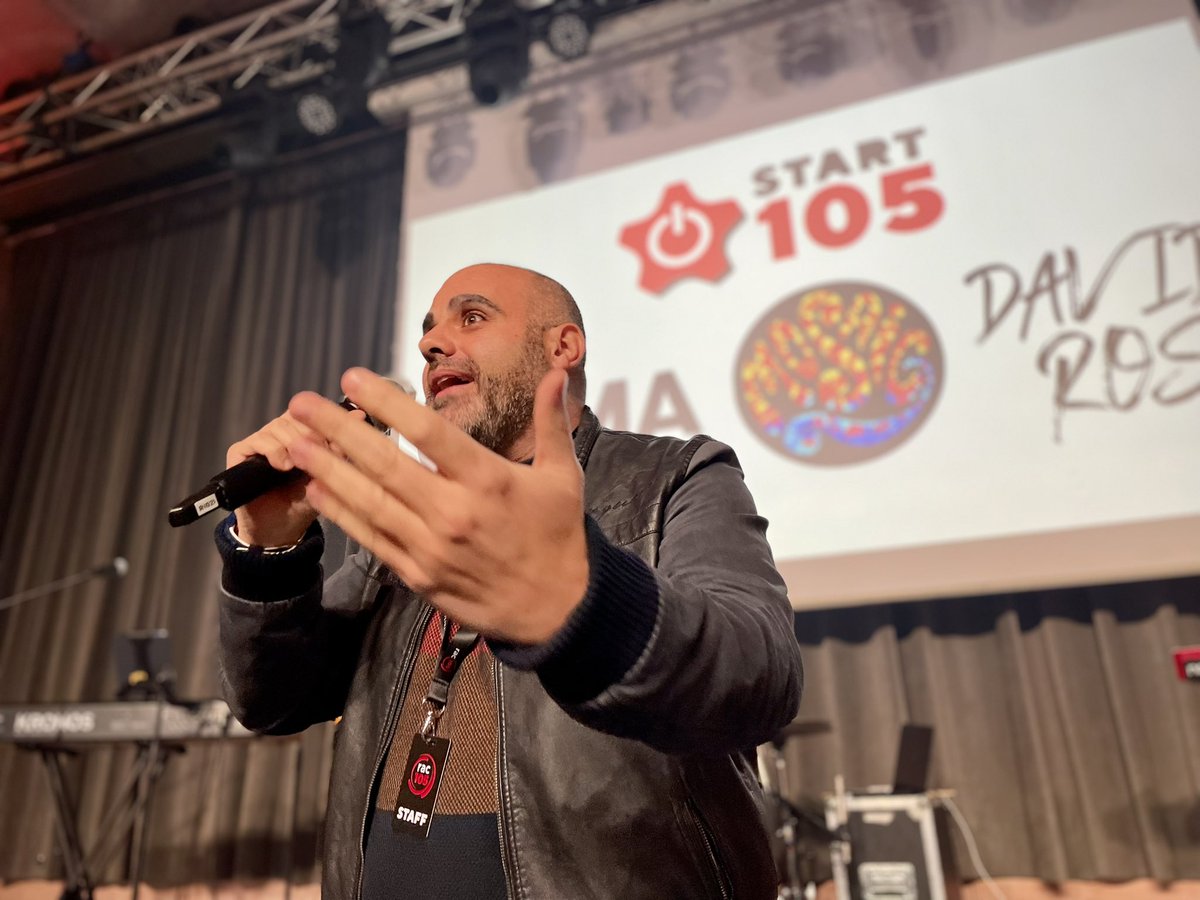 rac105's tweet photo. ⭐ Avui ha nascut #Start105 ⭐
➡️ Des de RAC105 sempre hem donat suport als artistes del nostre país, i ara, amb #Start105, volem donar veu als artistes emergents!
🍻 Per fi, hem pogut tornar a gaudir d’un concert a peu dret i amb una bona Estrella Damm 🤪 https://t.co/gqEZYDMhtl