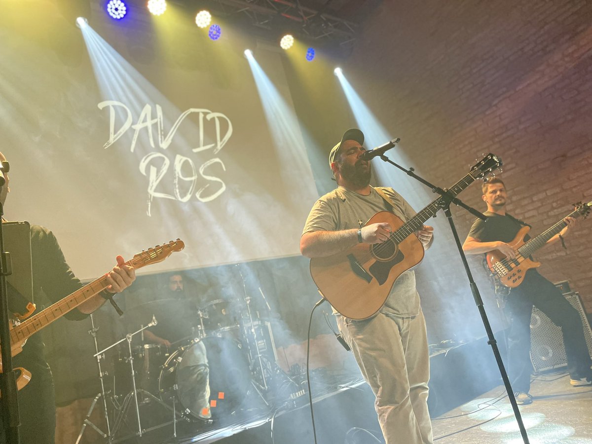rac105's tweet photo. ⭐ Avui ha nascut #Start105 ⭐
➡️ Des de RAC105 sempre hem donat suport als artistes del nostre país, i ara, amb #Start105, volem donar veu als artistes emergents!
🍻 Per fi, hem pogut tornar a gaudir d’un concert a peu dret i amb una bona Estrella Damm 🤪 https://t.co/gqEZYDMhtl