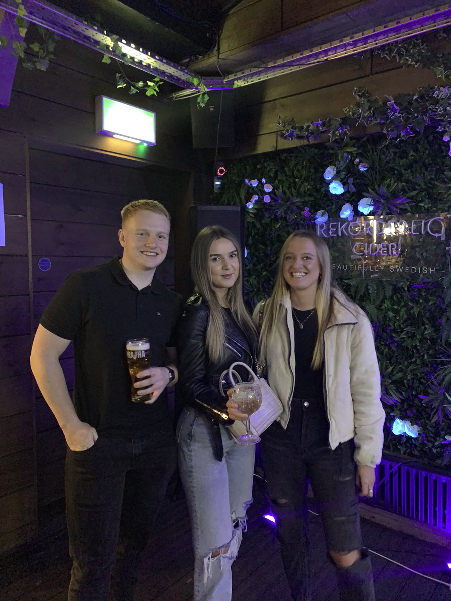 justhazaar tweet media