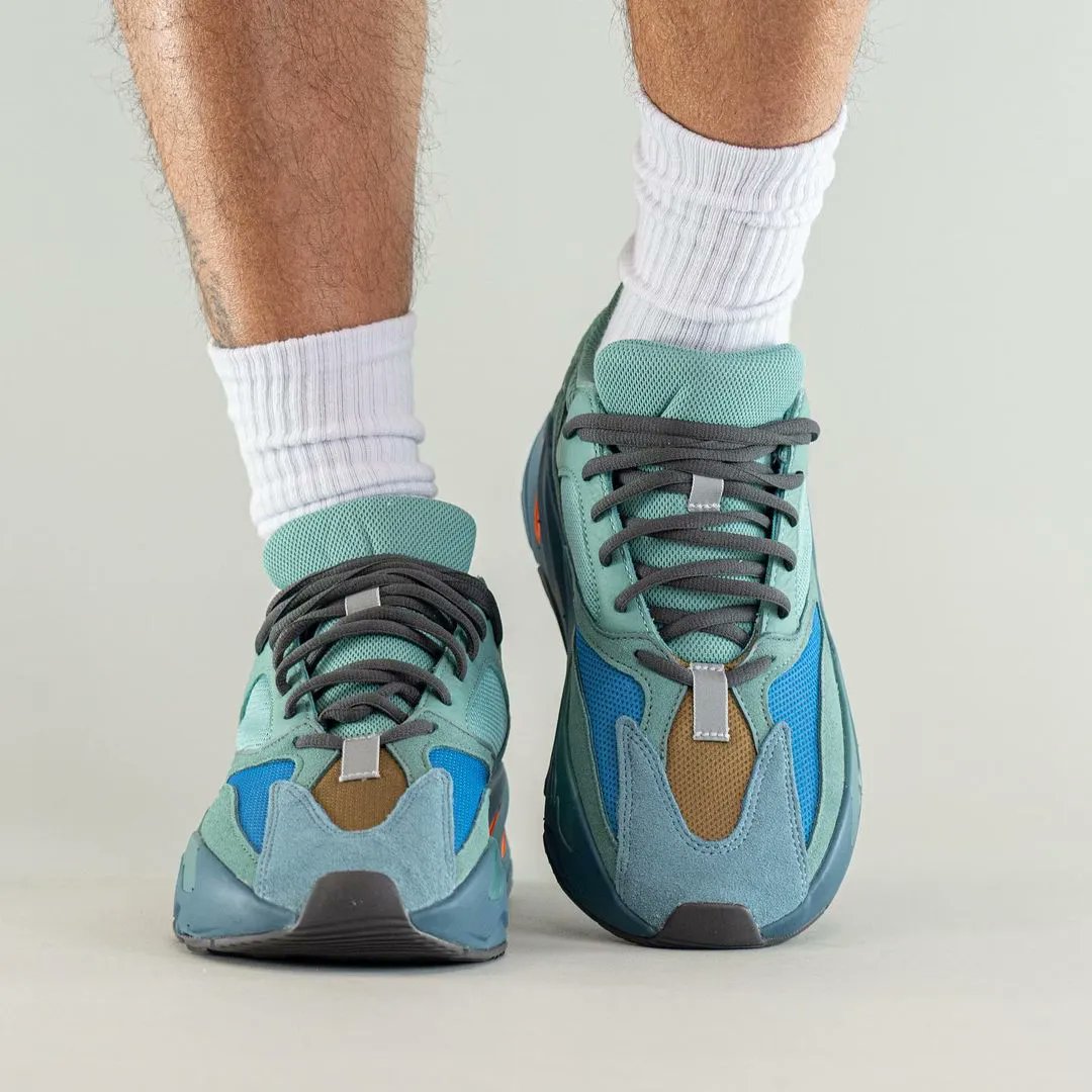 yeezy boost 700 carbon blue on feet