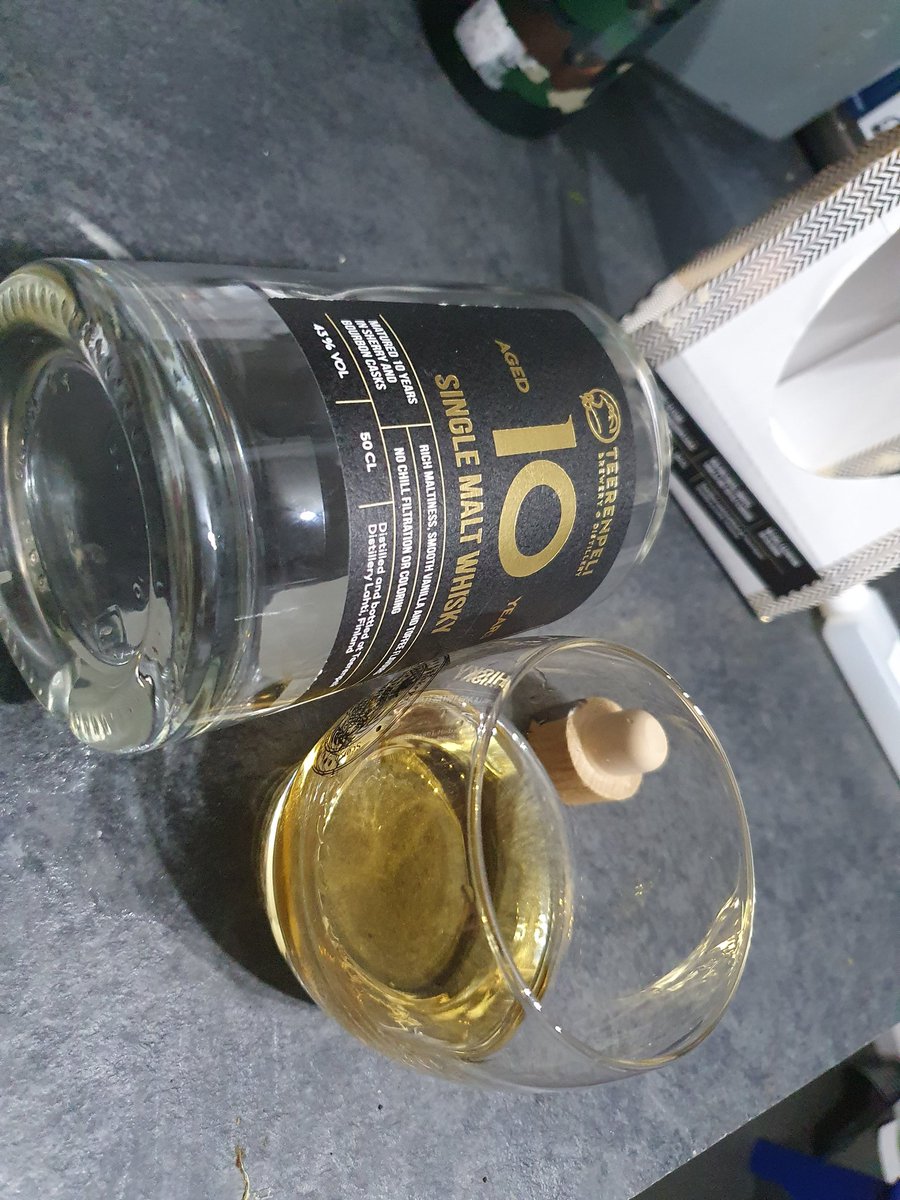 DramofWar's tweet photo. #BottleKill of this @Teerenpeli 10 that was smuggled across borders to get to me. A very pleasant drop and a true #EasySipper to see me through Thursday https://t.co/7eEiQIdK1K