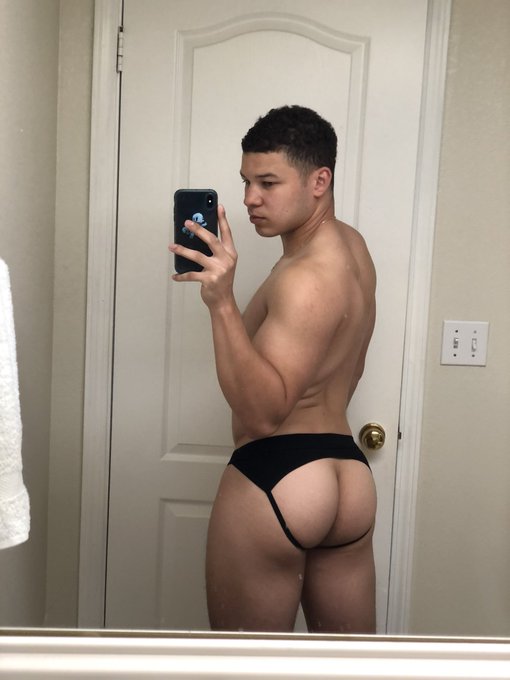 Watch Jarred Z's leaked NSFW photo on TwXstars