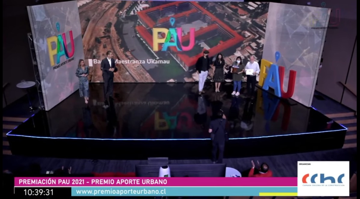 doris_gonzalez_'s tweet photo. #FelizJueves seguimos compartiendo felicidad y orgullo del Premio Aporte Urbano #PremiosPAU @CamaraCChC al Barrio Maestranza Ukamau.Que la Ciudad sea nuestro espacio d encuentro, la vivienda el espacio que nos cobije y entregue Dignidad #DemocratizarLaCiudad @MinvuRM @cndu_chile https://t.co/fTWJdSGqrj