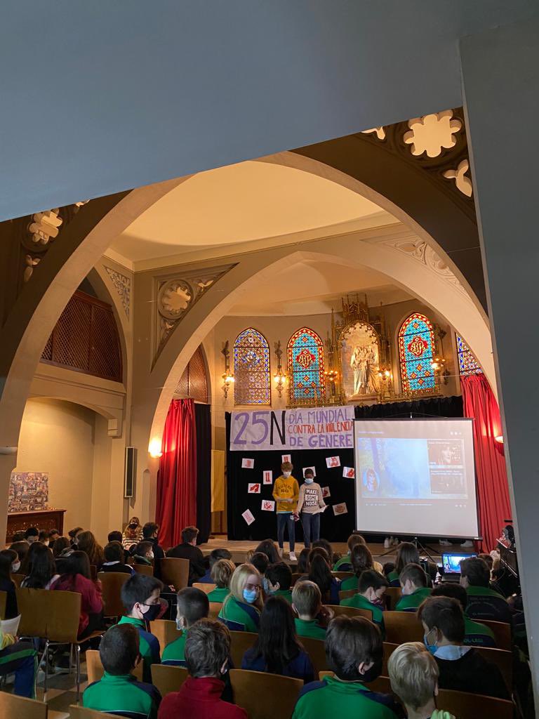 Escola Sagrada Família El Masnou tweet media