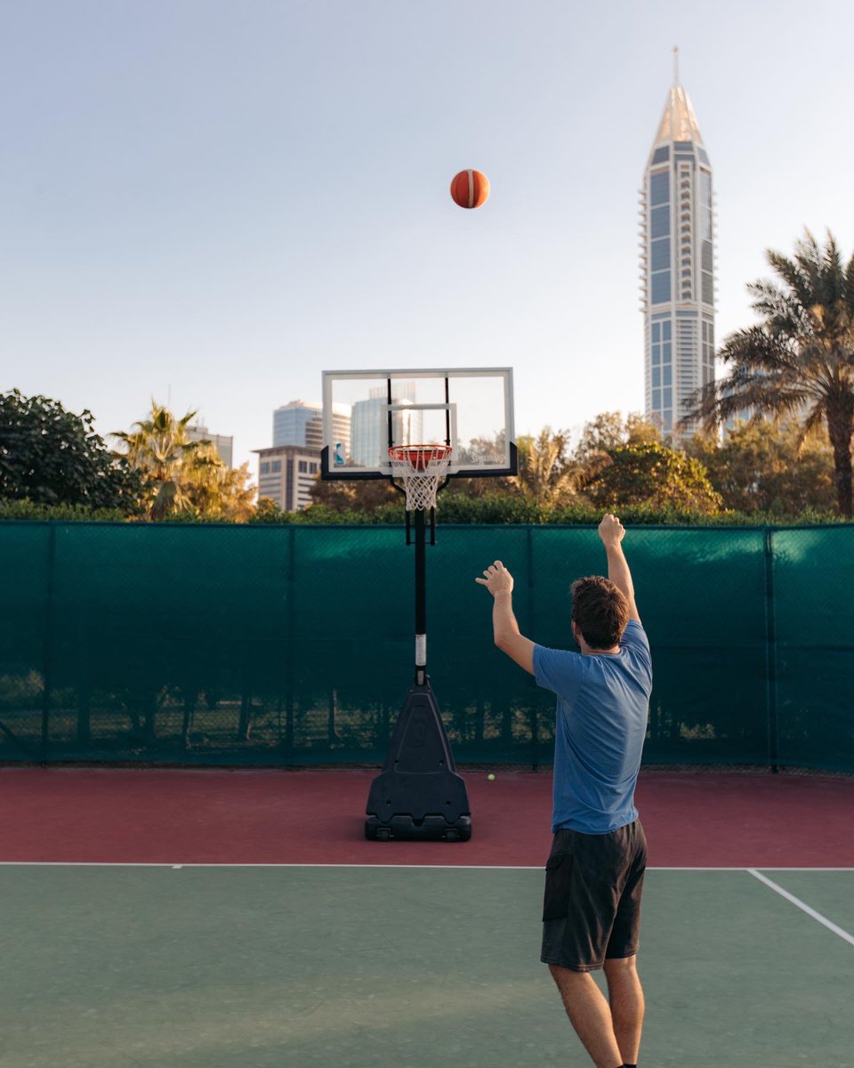MagnusCarlsen's tweet photo. Getting right for black friday♟ https://t.co/gAp1j5CjW2