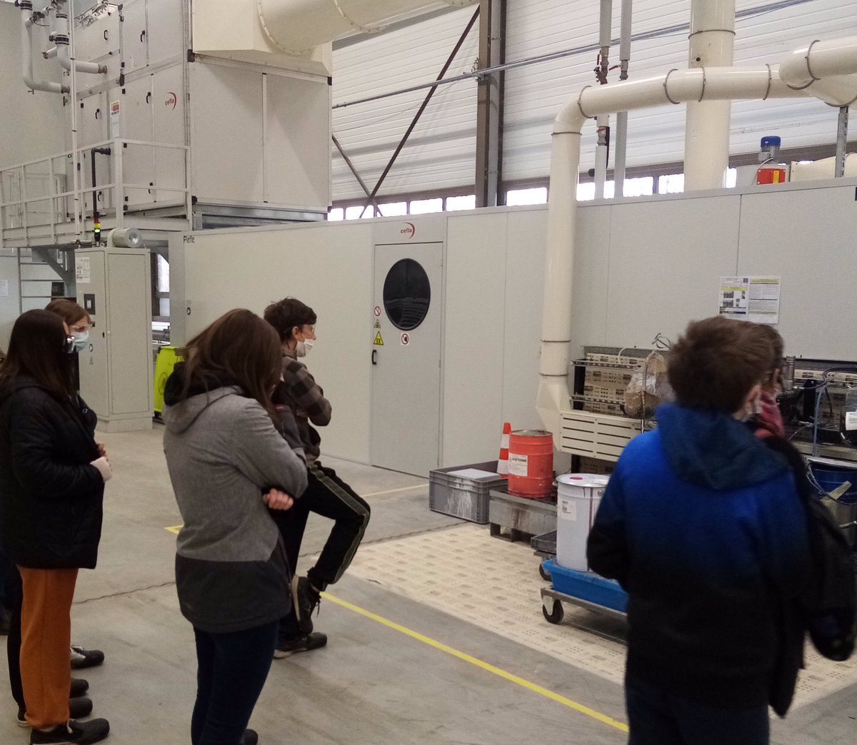 erea39's tweet photo. Visite de l’entreprise Sanijura de Champagnole (190 salariés dont 46 % de femmes) par les élèves de 4ème : 
☑️ Découvrir le tissu économique local
☑️Construire son projet professionnel 
☑️Ne pas rester prisonnier des stéréotypes de genre.
#SemaineIndustrie https://t.co/bm5ajBw7GE