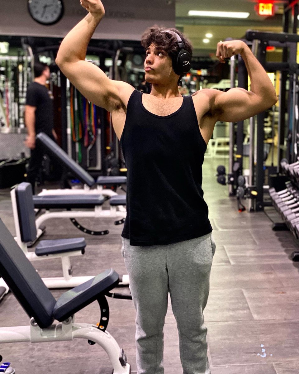 Boreqwa's tweet photo. #20WeeksOut till NPC Metropolitan.
Current weight 186, time to get shredded! https://t.co/dlGospDwzK