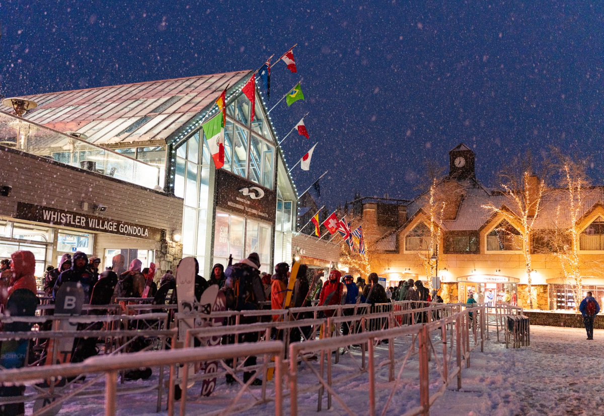 WhistlerBlckcmb's tweet photo. Happy Opening Day from all of us here at Whistler Blackcomb. https://t.co/89HEcptPDI