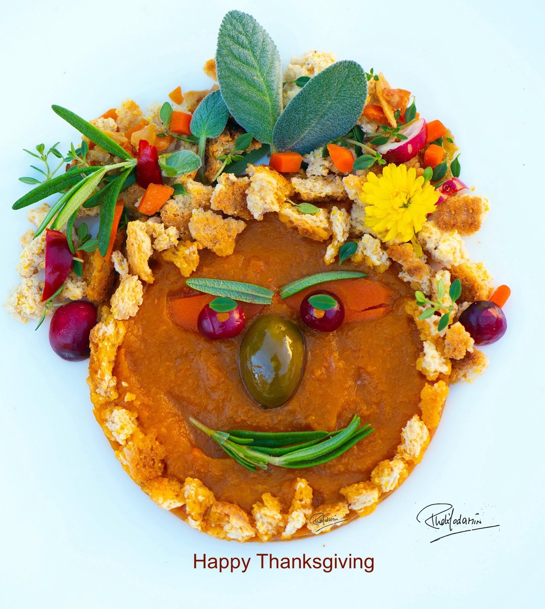HALcruises's tweet photo. It wouldn't be #Thanksgiving without one of Master Chef and Culinary Pop Artist @SodaminRudi's famous #FoodFaces! We hope everyone is enjoying the holiday with family and friends. https://t.co/tASVlwRRMA