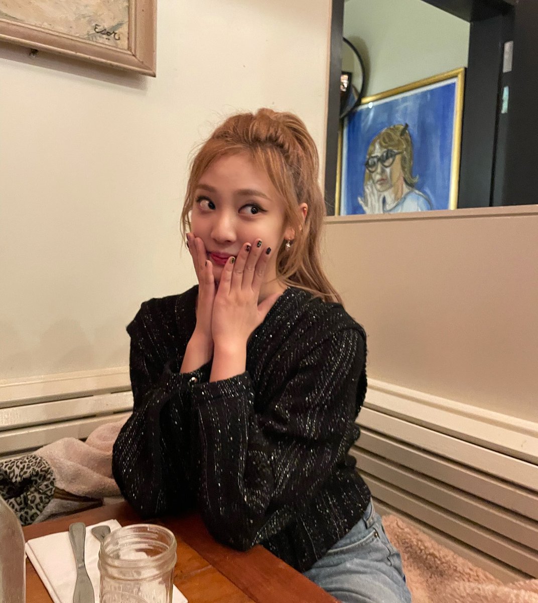 aespasbbl's tweet photo. [211126/25] 5:56AM KST/3:56PM EST: 🦋 

- happy thanksgiving day ☺️💕
- +4 📸 https://t.co/i4KCMP9nFg