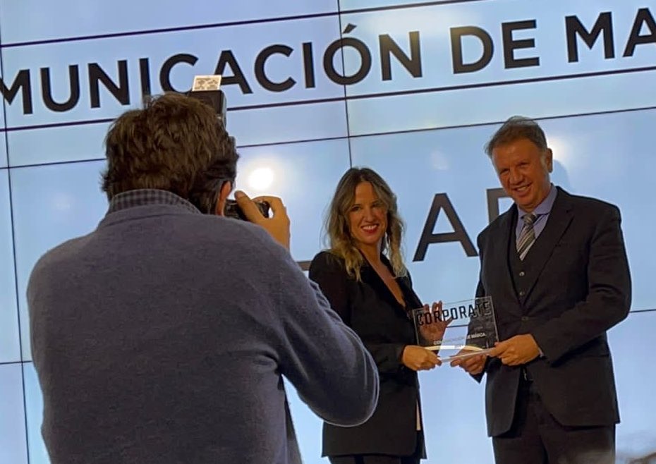 Gilmar_es's tweet photo. Estamos muy orgullosos de haber recibido el premio a “Mejor Comunicación de Marca” en la primera edición de los premios @corporate_es 🥇
Nuestro CEO, Jesús Gil, ha sido el encargado de recoger el galardón en una gala celebrada en el #multiespacio #MeetingPlace de Castellana 81 https://t.co/69HGTBzDIO