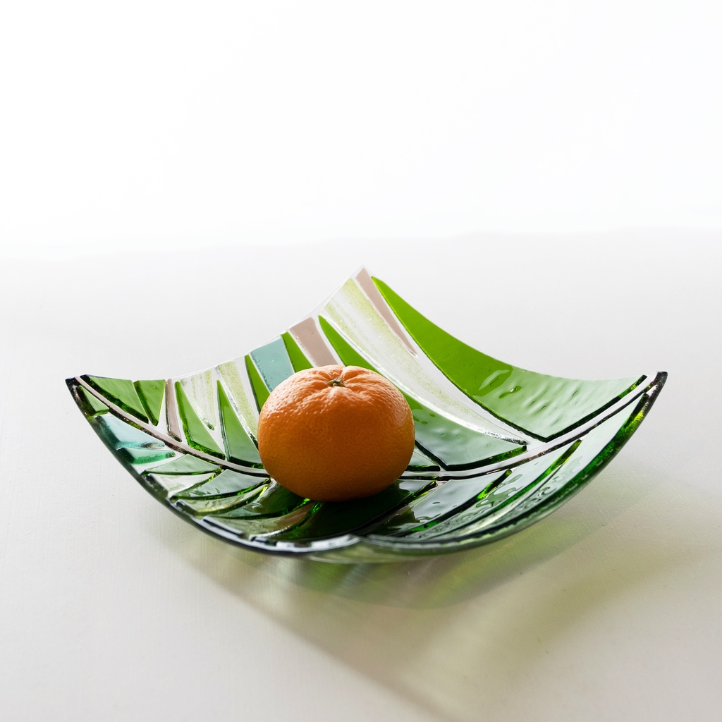 a_fiery_heart's tweet photo. Stocking the website for tomorrow's @handmadecanberra Online Christmas Market!
I'll have a few one-of-a-kind pieces availabe (Literally, there's only one) like this square palm leaf bowl.
#HandmadeCanberra #HandmadeMarket #HandmadeMarketCanberra #Handmade #AHandmadeChristmas https://t.co/lYQY9LVuW2
