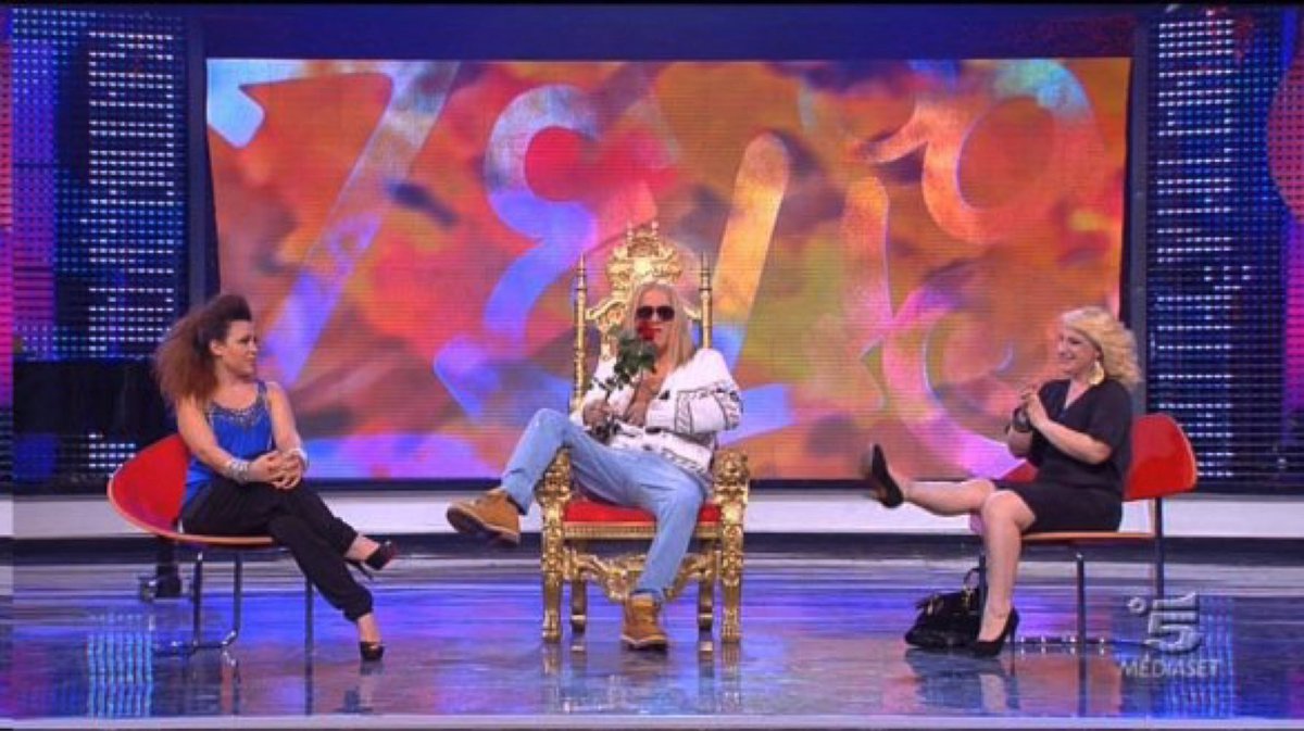 kajethanuspam's tweet photo. ASPETTANDO CHE SUCCEDA CIÒ CHE DEVE SUCCEDERE! 
 #zelig https://t.co/etSBMpWSlE