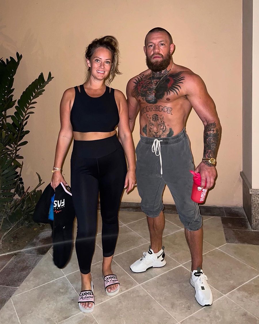 TheNotoriousMMA's tweet photo. Incredible core workout completed on the @McGregorFast “Ground Zero” program! 
Happy Thanksgiving everybody! 
I am thankful to have my woman and family by my side every day 🙏❤️ https://t.co/n6FdWH2woG
