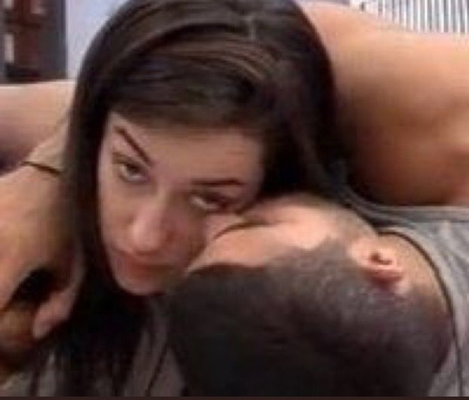 blanca_mlsb's tweet photo. Tu tambien te miras al espejo.... ADARA A LA CALLE

#SecretGala11 #CrisLu25N #Secret25N https://t.co/kJtFLCoMom