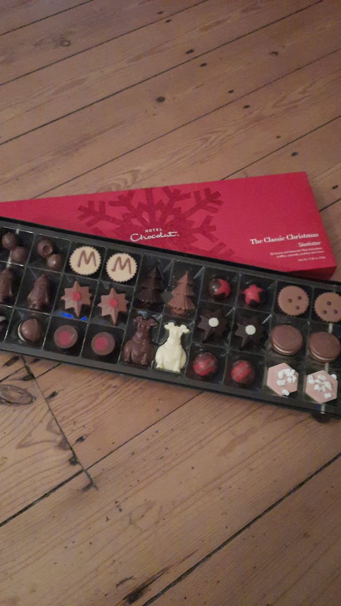 NewentPC's tweet photo. My #AdventCalendar has 30 chocolates....so it starts today mmmmmmm
#extrachocolate #advent https://t.co/D6vFAIOUzn