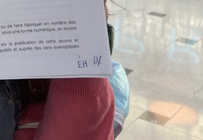 Parapher et signer son contrat d’édition w/ <a href="/EmilieHamm/">Emilie Hamm</a> en collab featuring co-autrice