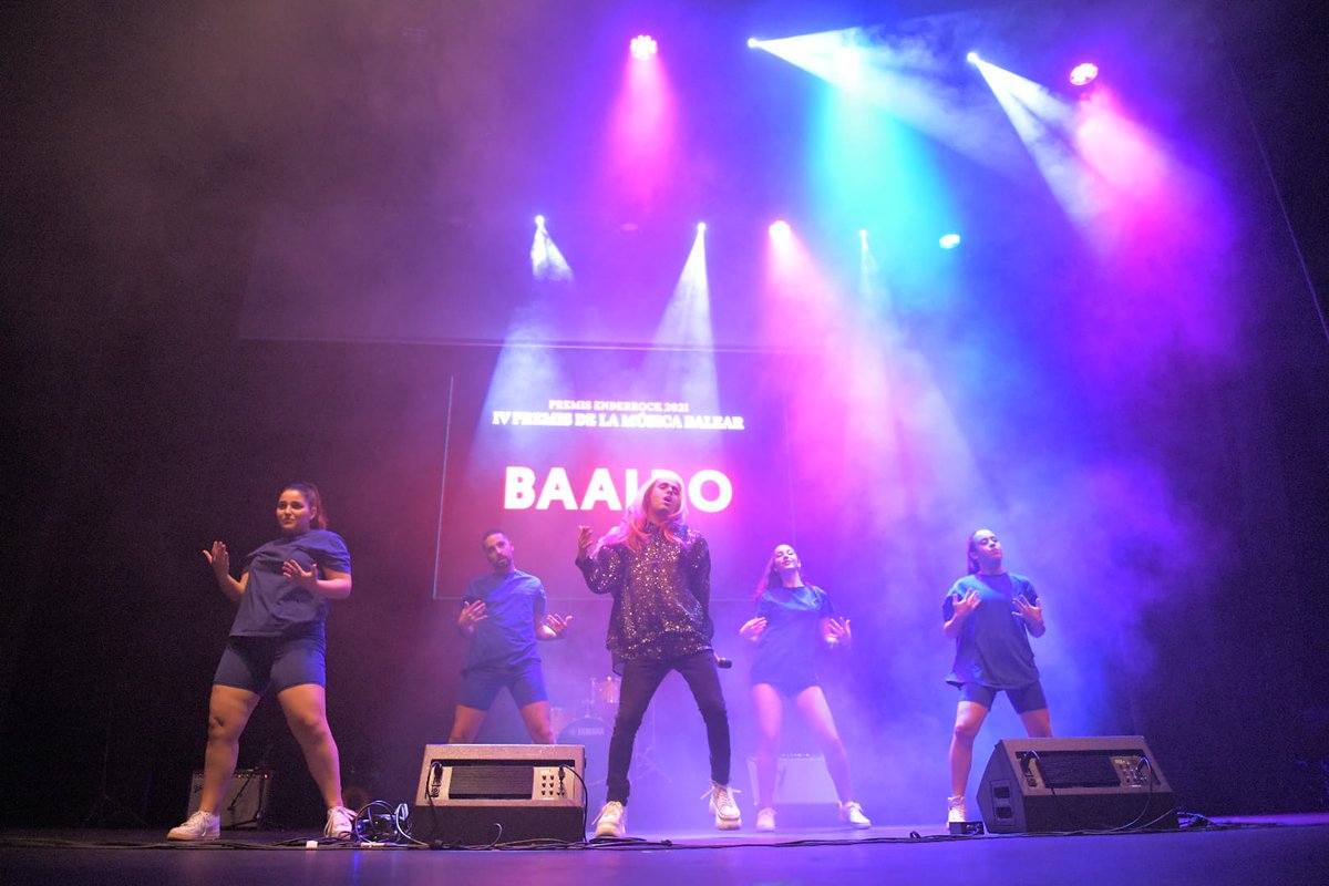enderrock's tweet photo. 🎤"Una cuca tota maca..."! @baaldomusic tanca els #PremisBalears21 interpretant-nos en directe "La cuca"!🔥 https://t.co/Nvl7lzO61Z