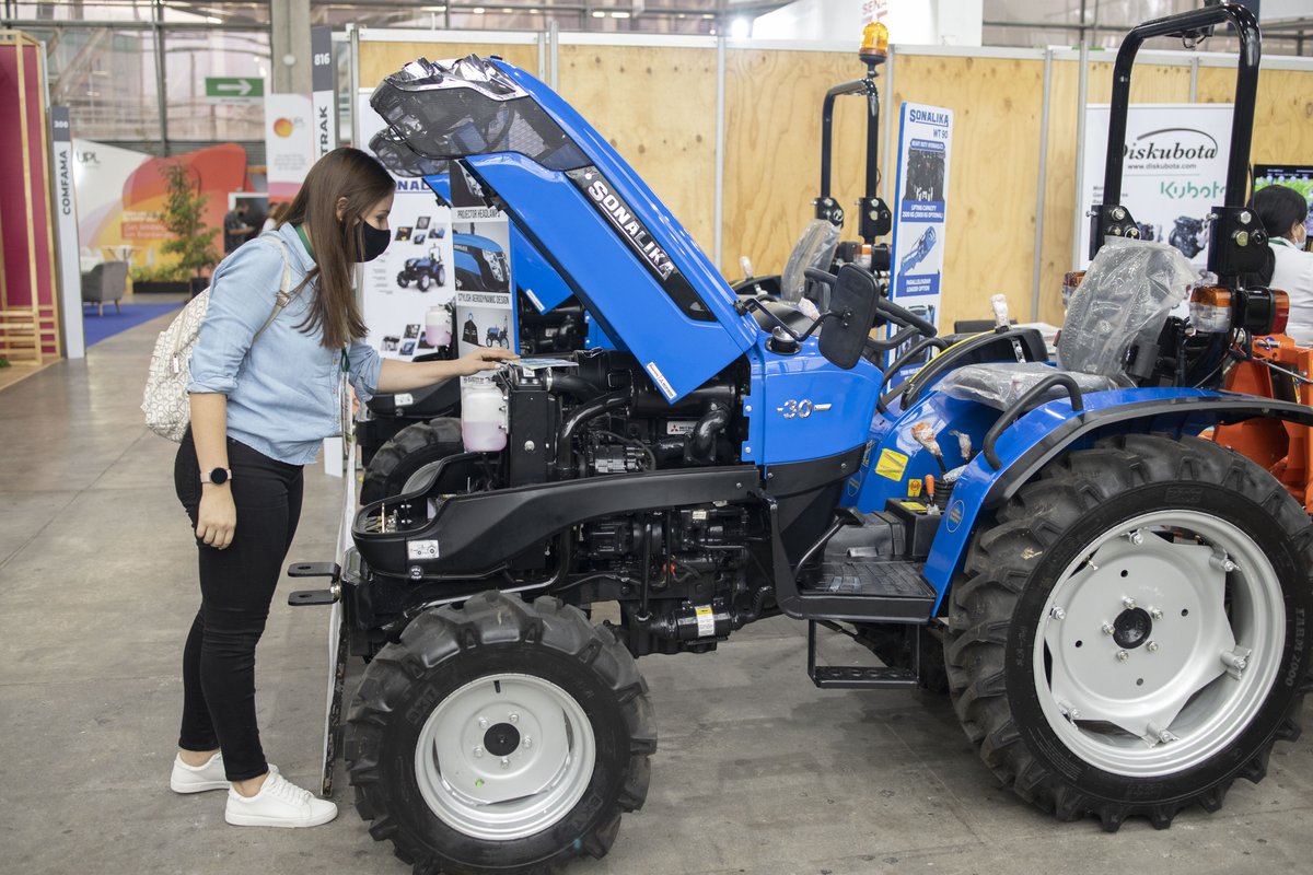 CorferiasBogota's tweet photo. En #ExpoAgrofuturo 2021 seguimos cumpliendo con nuestro principal propósito, promover un #AgroConsciente mientras damos a conocer toda la tecnología, insumos y servicios en el sector del Agro.  
#SoyAgroConsciente

*Conoce toda la información del evento en https://t.co/x1PRbu2bAn https://t.co/s6yq6OMoLA