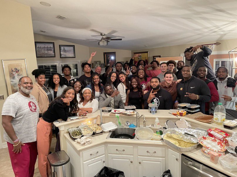 CoachDorsett's tweet image. One BIG Happy Family‼️
#MOBlyfe #TRENCHES