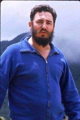 CheniqueDe's tweet photo. Hoy rendimos homenaje al hombre mas grande del siglo XXI, fue al futuro y viro para contarnos. https://t.co/K31S6H2bYh