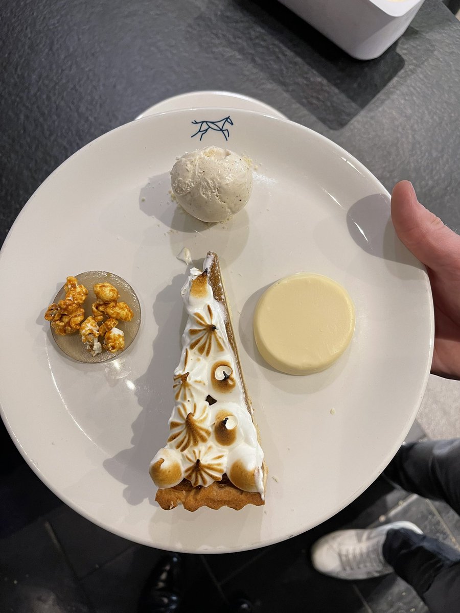 AdriaanBartels's tweet photo. Giving thanks tonight. #threewordtweet #thanksgiving #dinner @MikeyRyans #EveryoneBacktoMikeys https://t.co/IBoUyyql2c